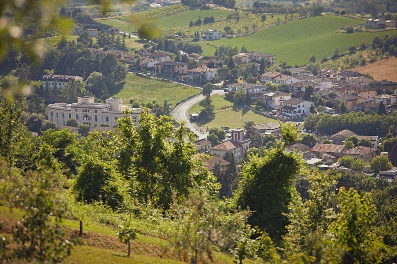 Albergo Romagna Фратта-Терме Екстер'єр фото