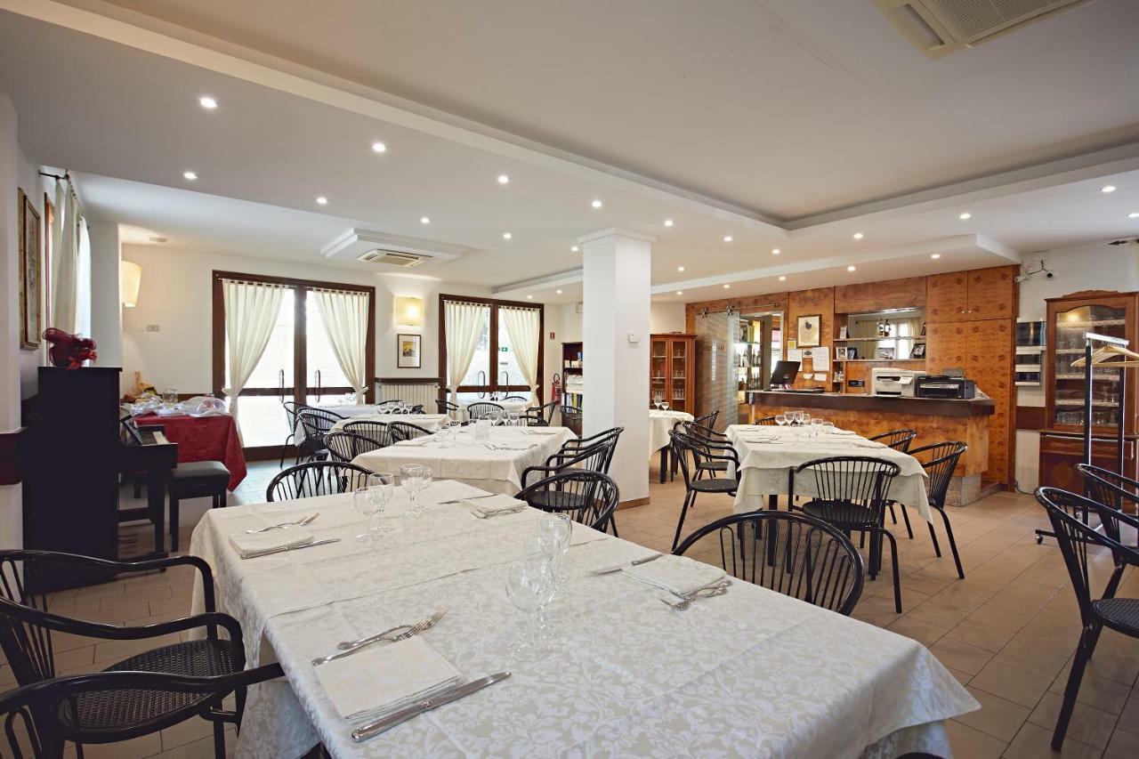 Albergo Romagna Фратта-Терме Екстер'єр фото