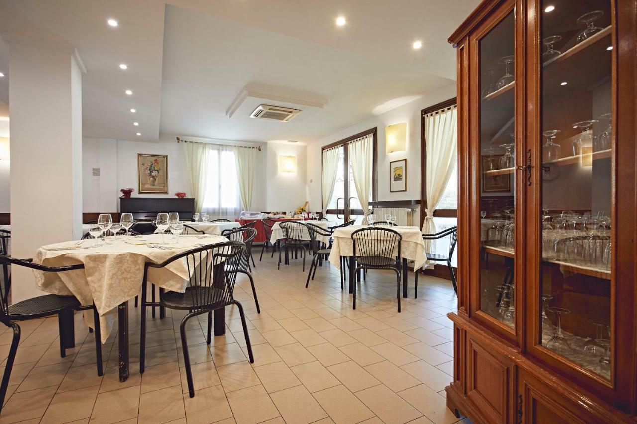 Albergo Romagna Фратта-Терме Екстер'єр фото