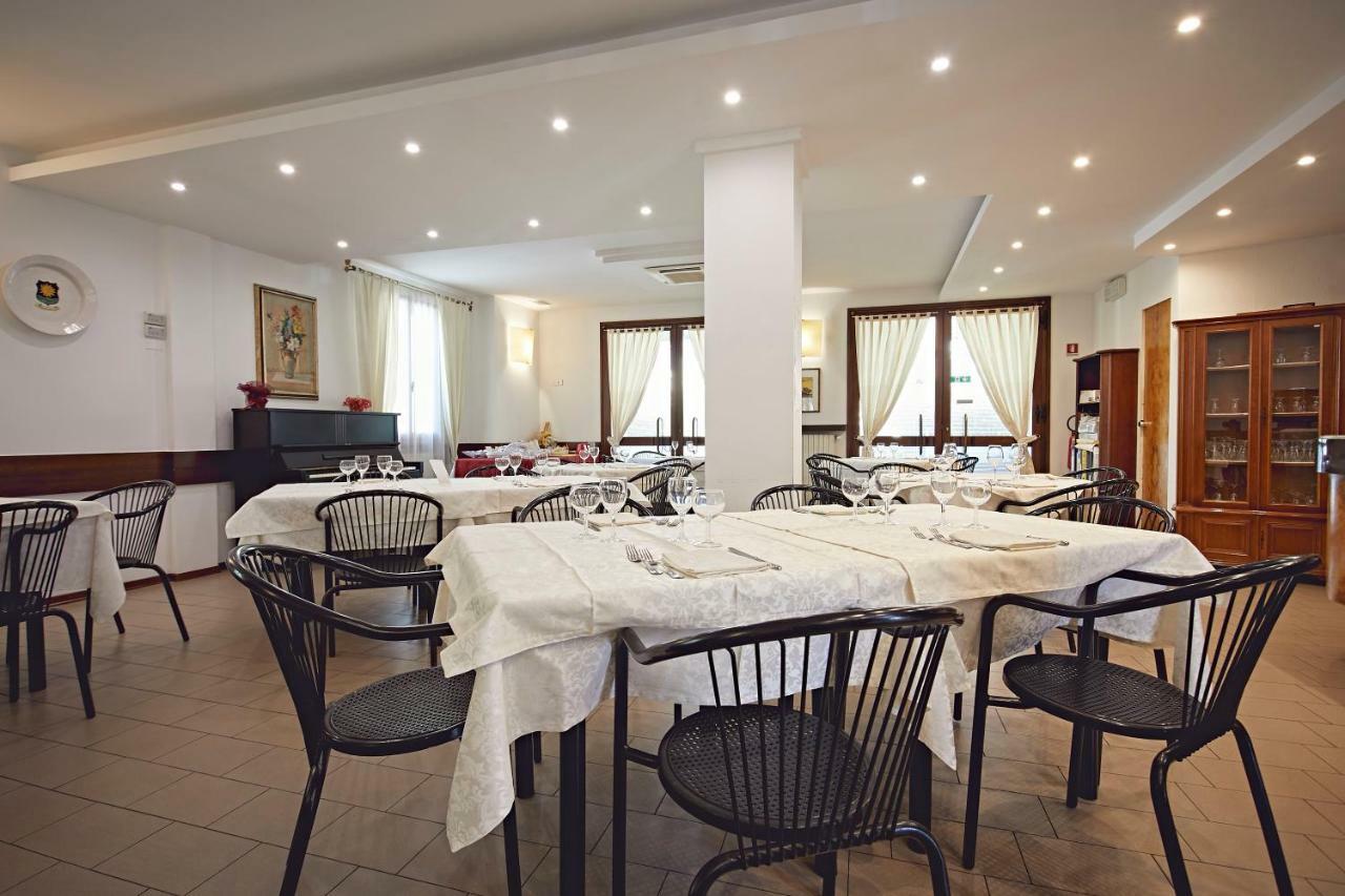Albergo Romagna Фратта-Терме Екстер'єр фото