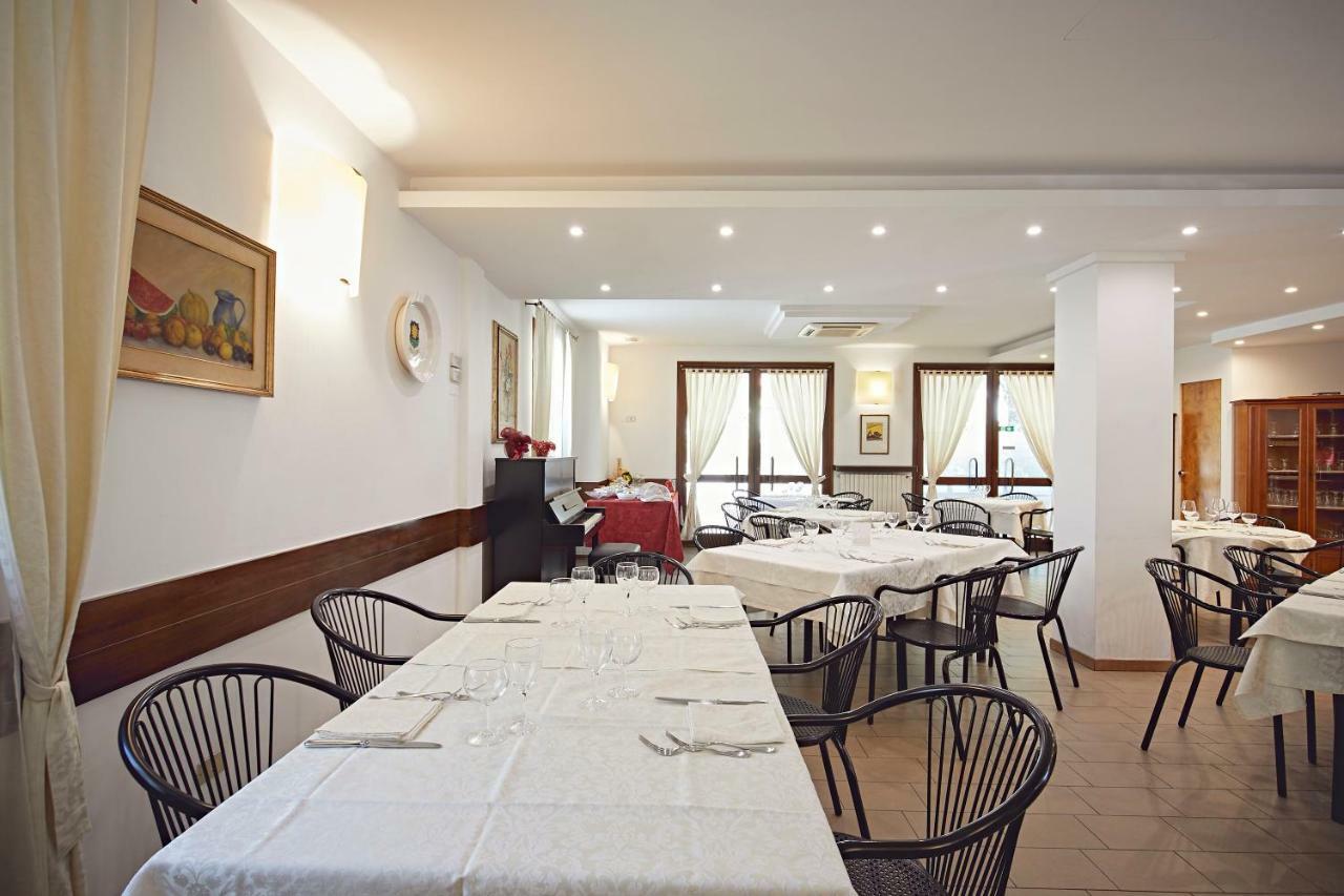 Albergo Romagna Фратта-Терме Екстер'єр фото
